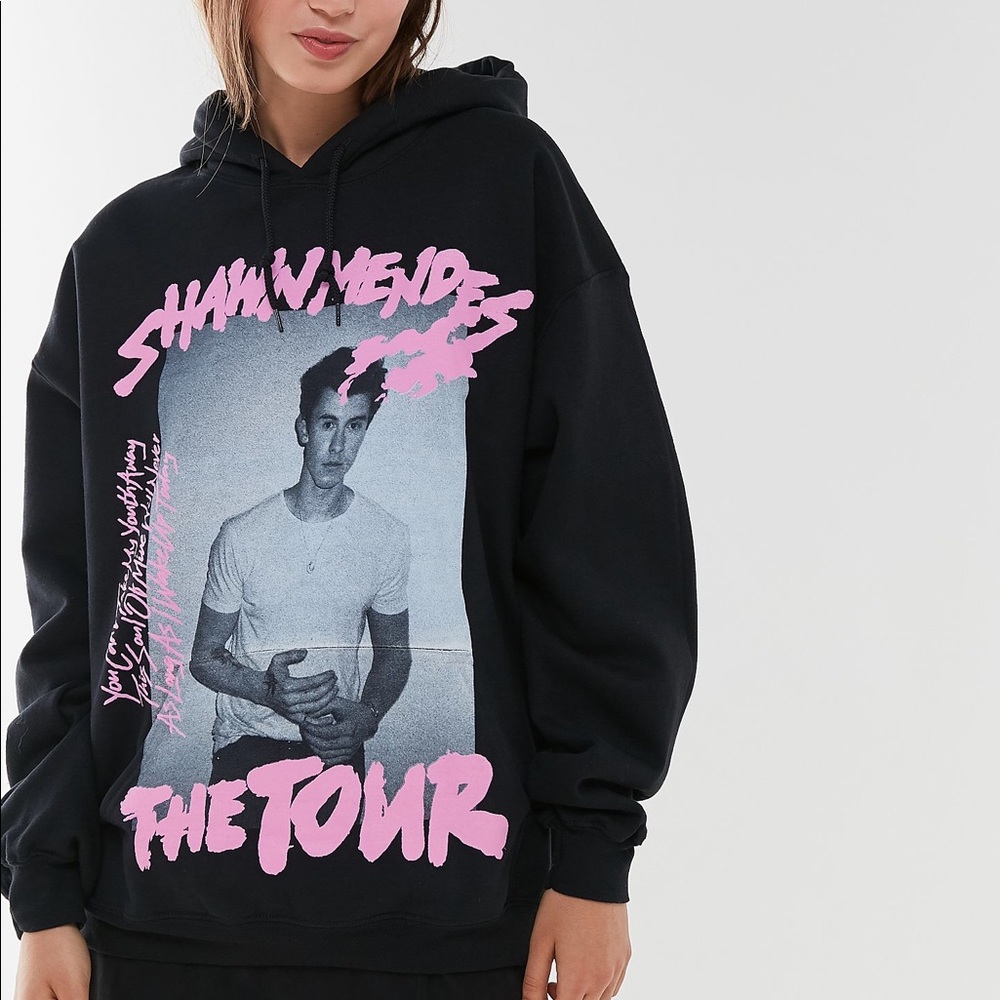 Urban outfitters Shawn Mendes tour hoodie